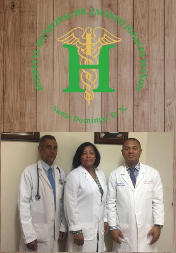 Dr. Virgilio González, Jefe del Servicio de Gineco-Obstetricia, Dra. Elba Gil, médico Gineco-Obstetra y el Dr. Omar De La Rosa, Sub-Director Médico.